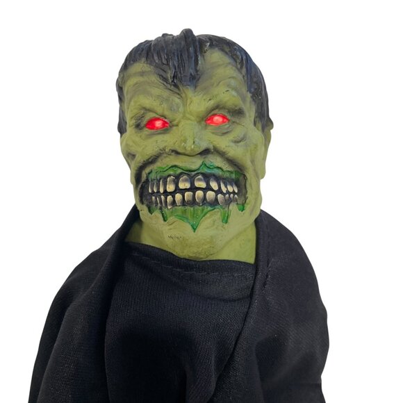 Paper Magic Group Zombie Head Halloween Prop with Red Light Eyes 2002-03 - Picture 2 of 3